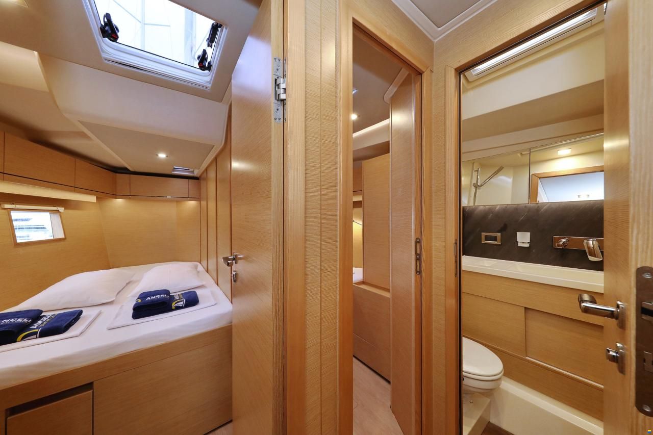 Hanse 548