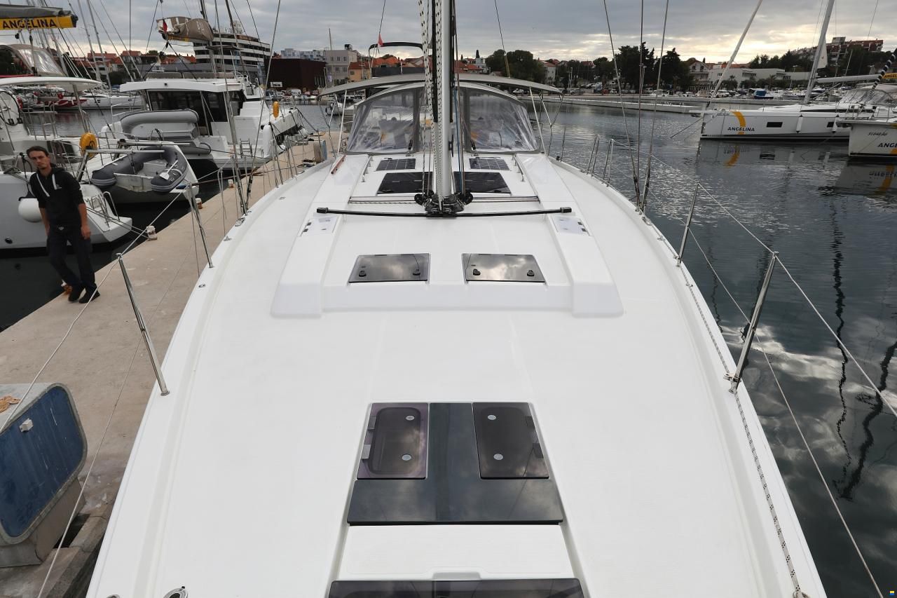 Hanse 548