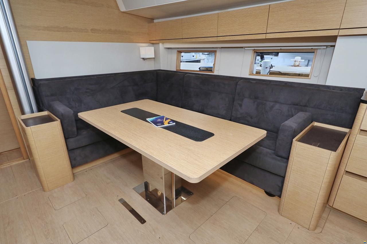 Hanse 548