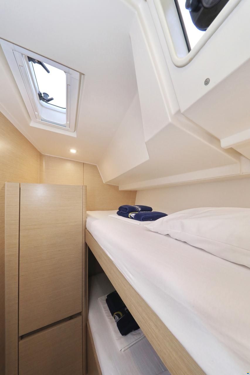 Hanse 548