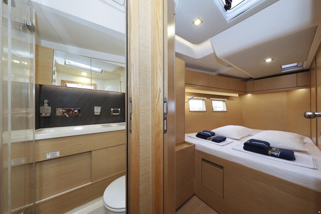 Hanse 548