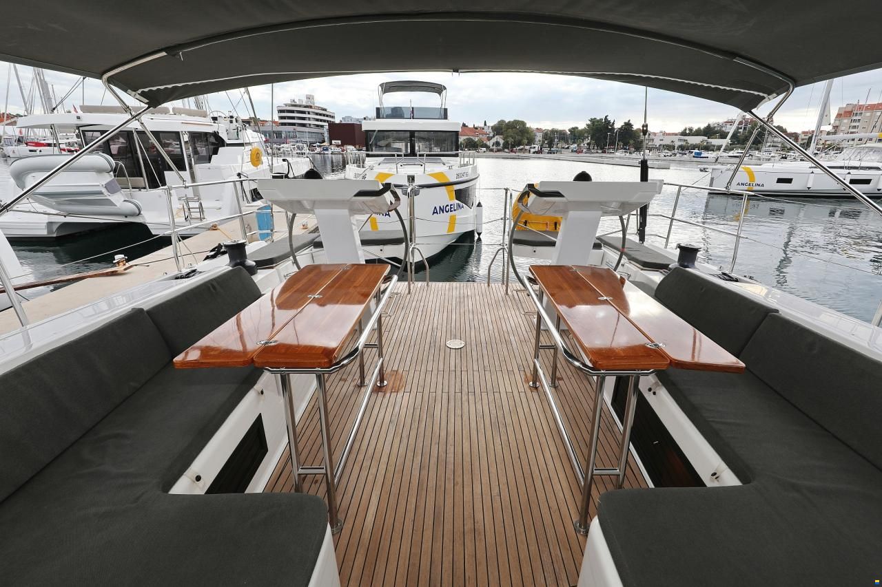 Hanse 548