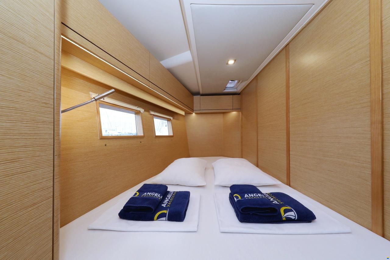 Hanse 548
