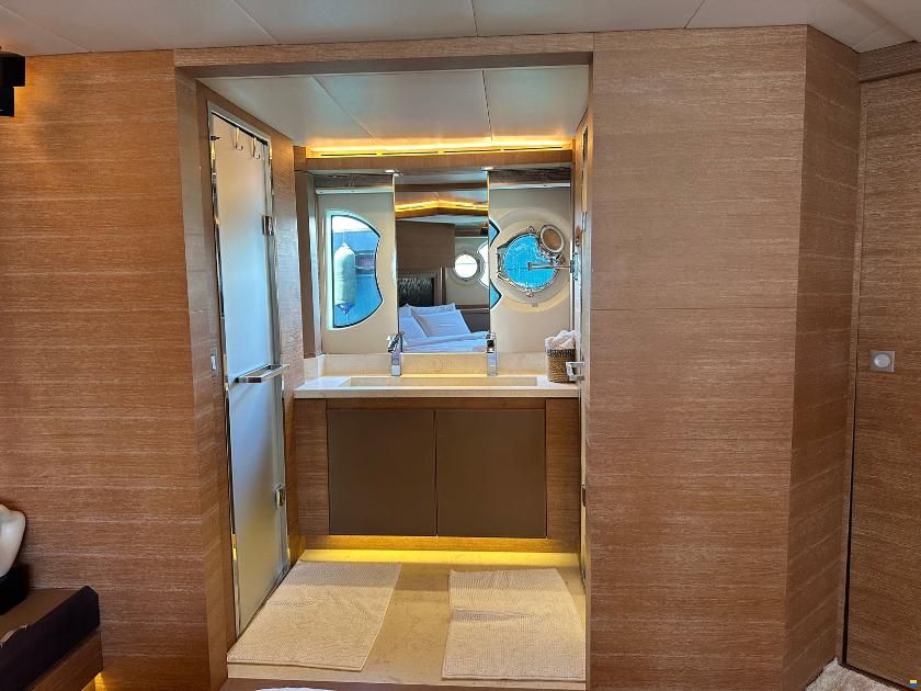 Monte Carlo Yachts MCY76