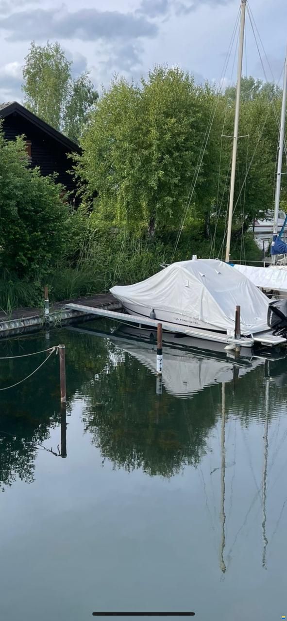 Hafenplatz beim Kauf eines Neubootes