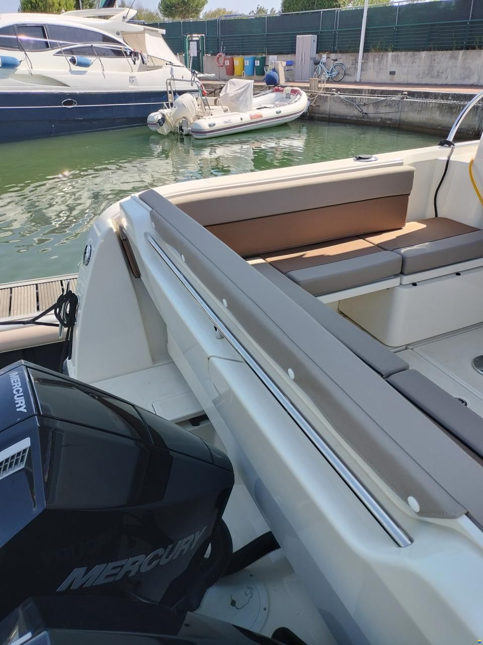 Quicksilver 905 Weekend - Barca cabinata