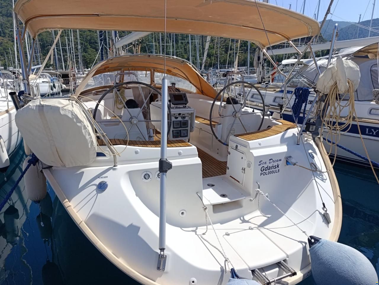 Bavaria 44