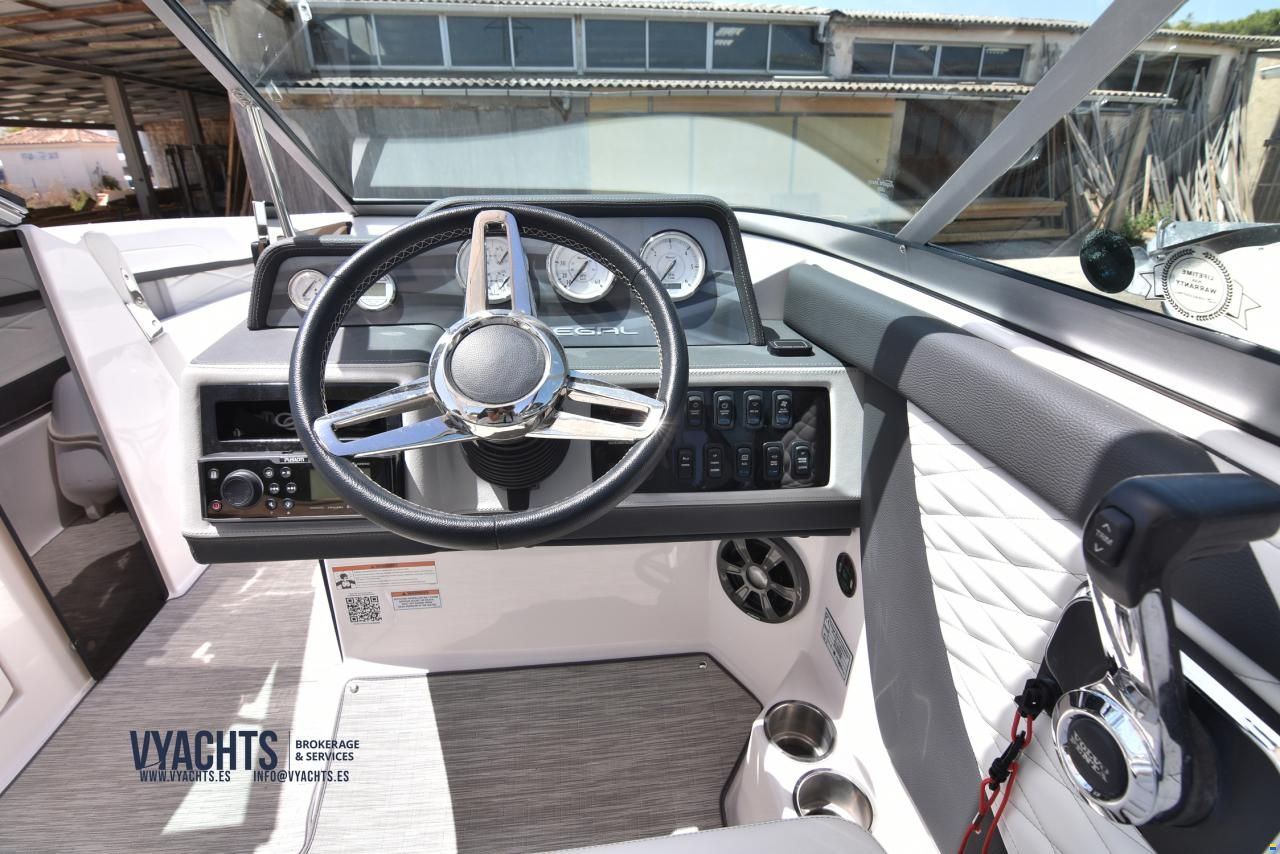 Regal 26 Fasdeck