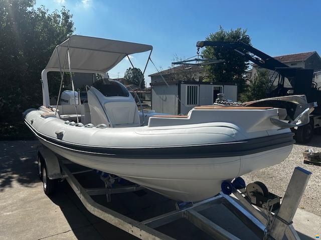 Gommone RIB 760 NUOVO