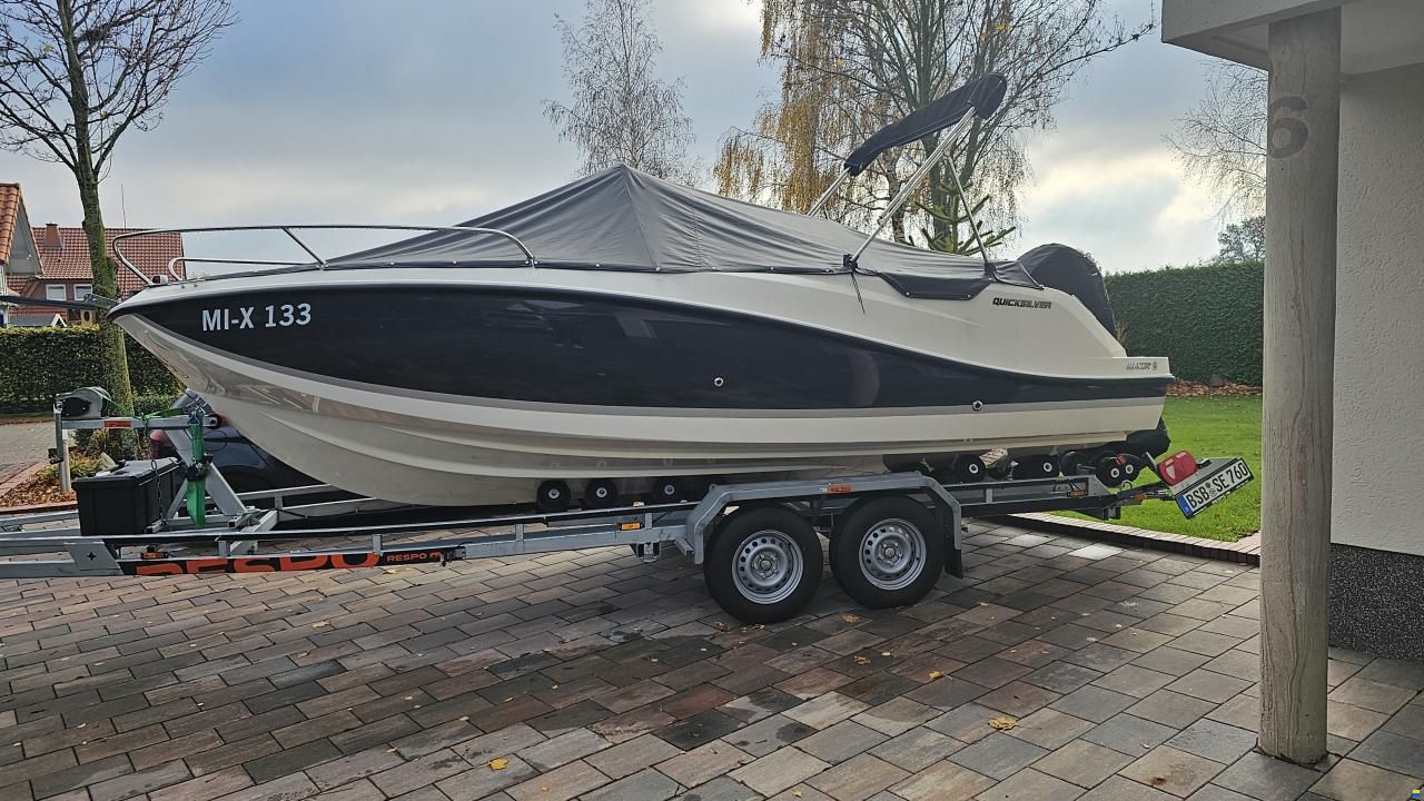 Quicksilver 605 Sundeck