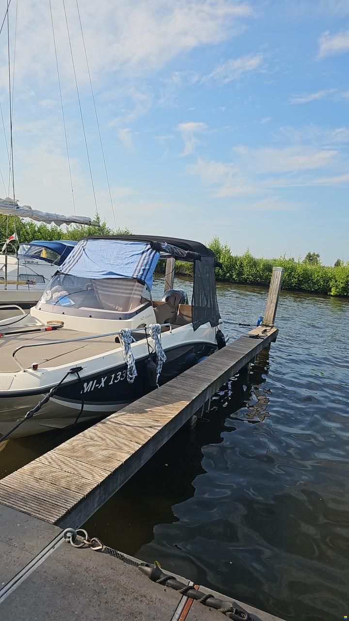 Quicksilver 605 Sundeck