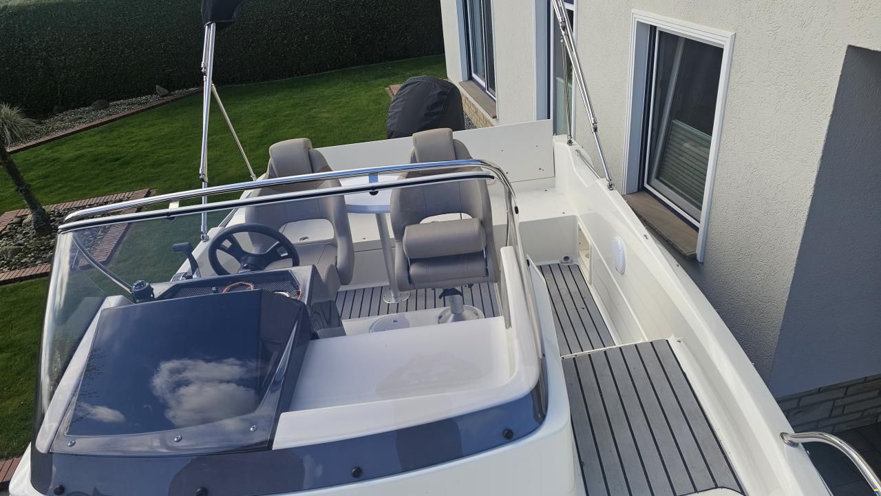 Quicksilver 605 Sundeck
