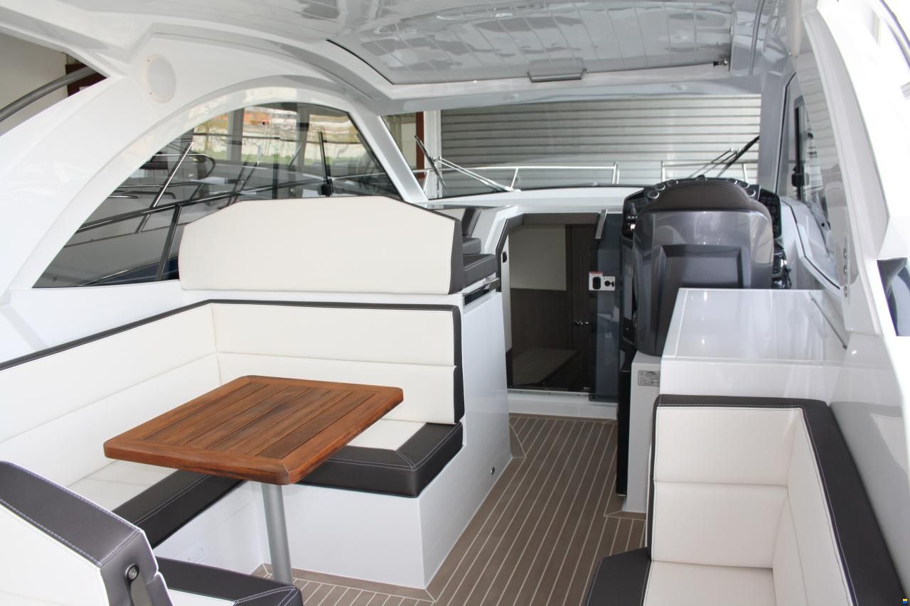 Galeon 335 HTS