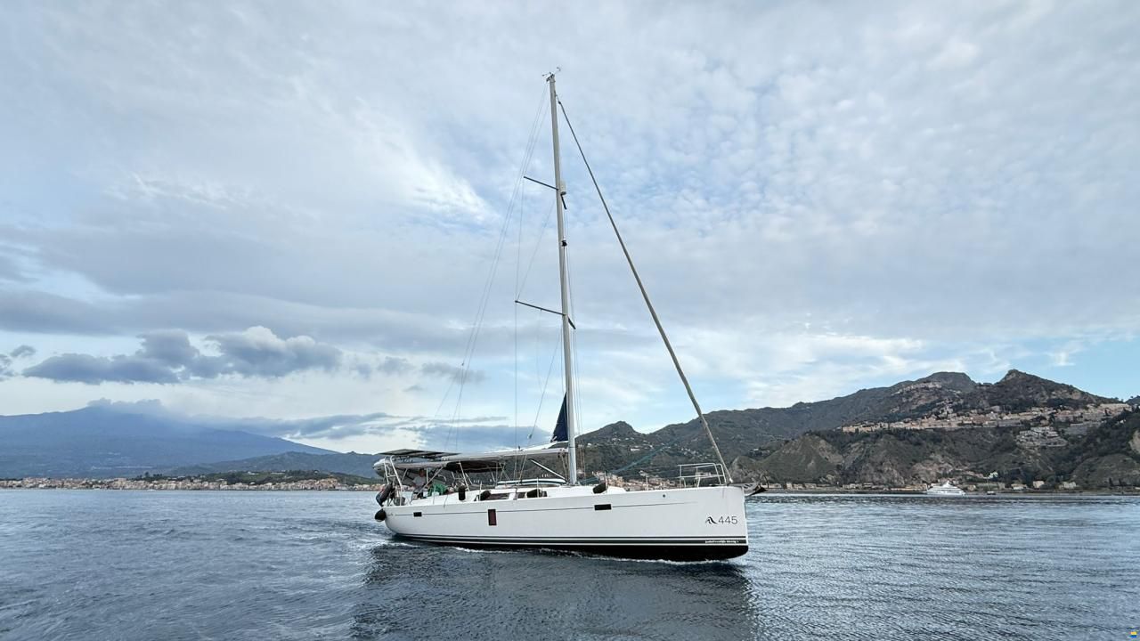 Hanse 445