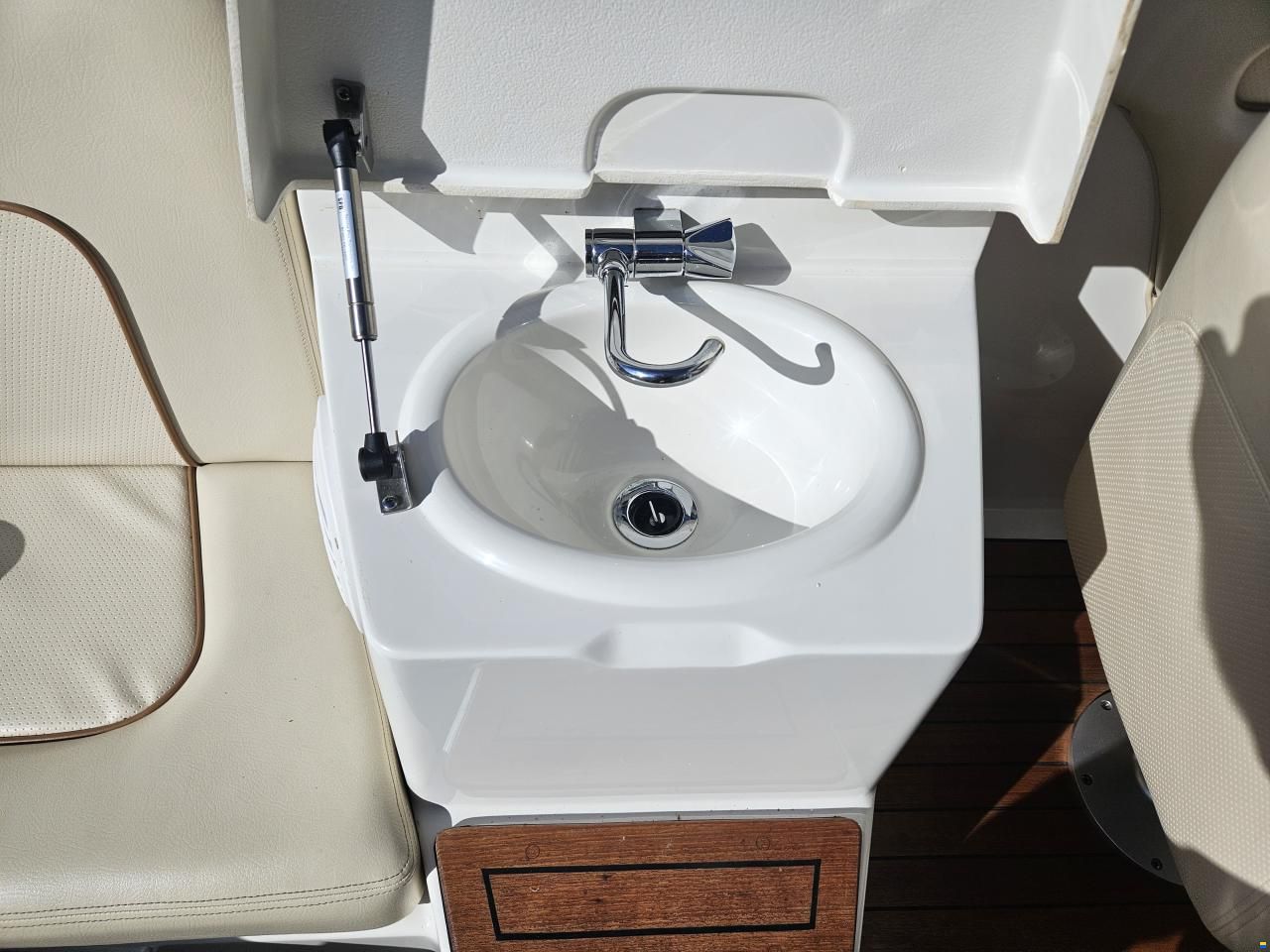 Chris Craft Corsair 25