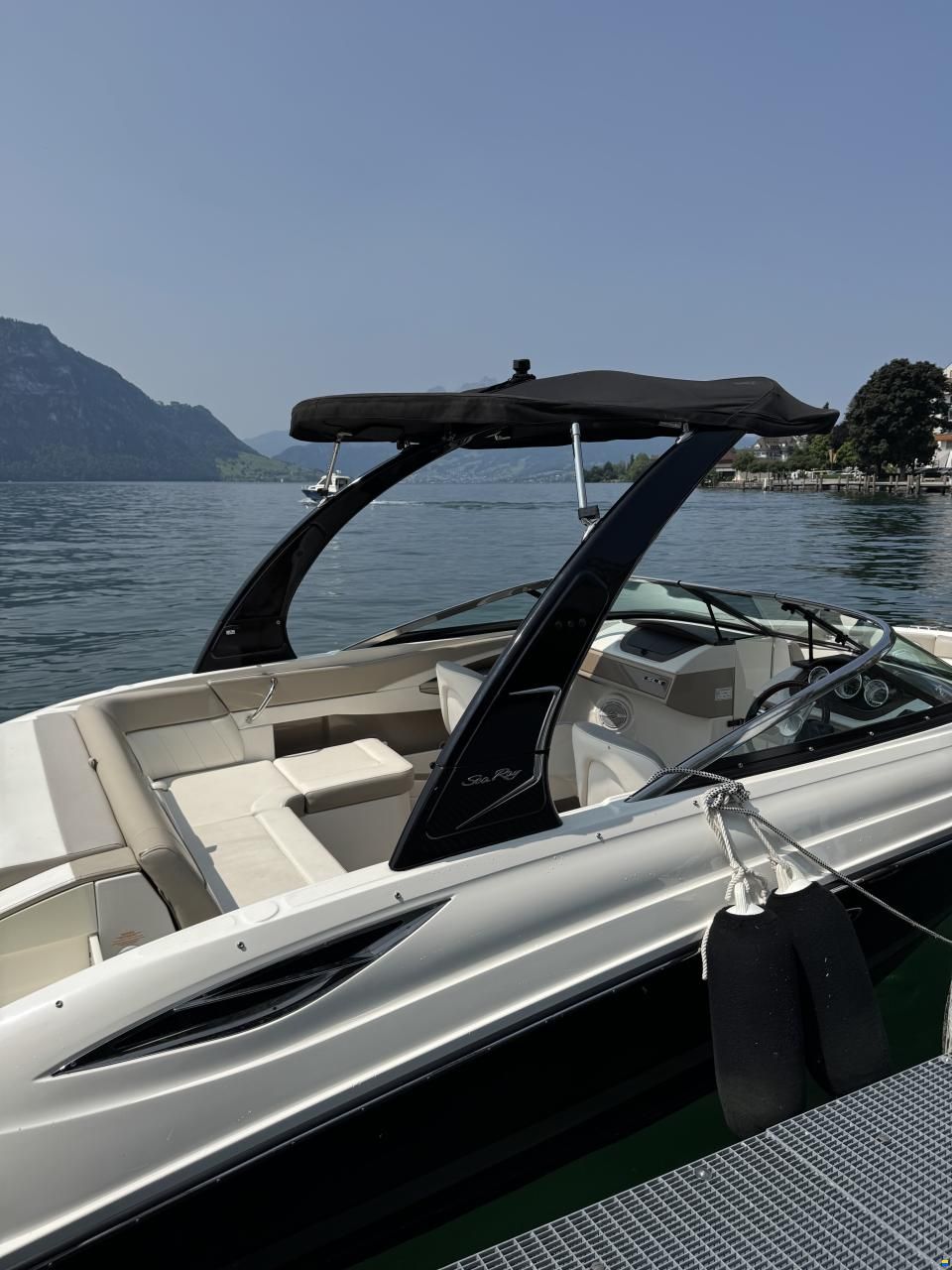 Sea Ray 230 SLX