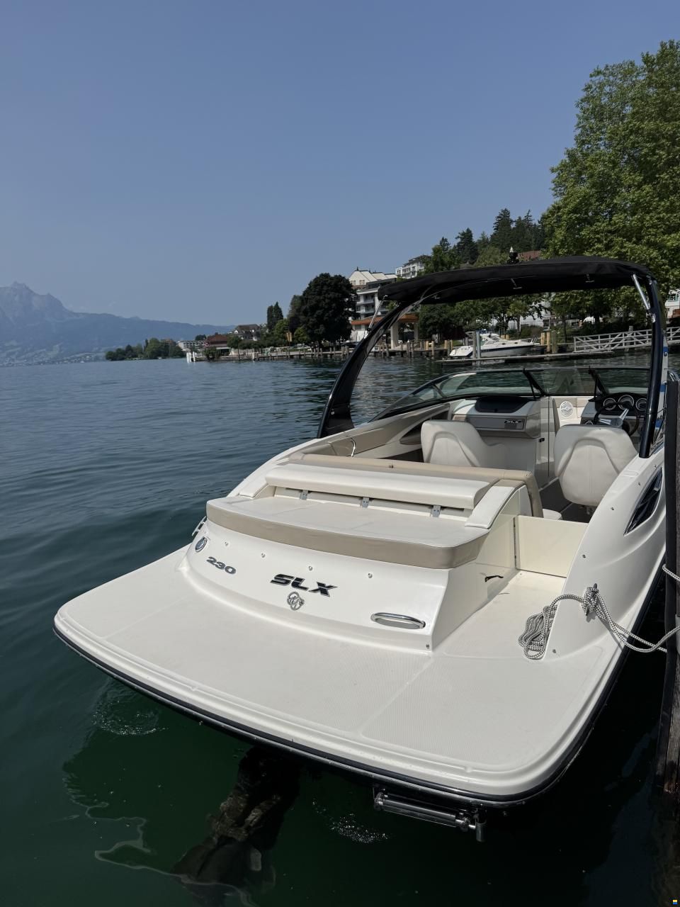 Sea Ray 230 SLX