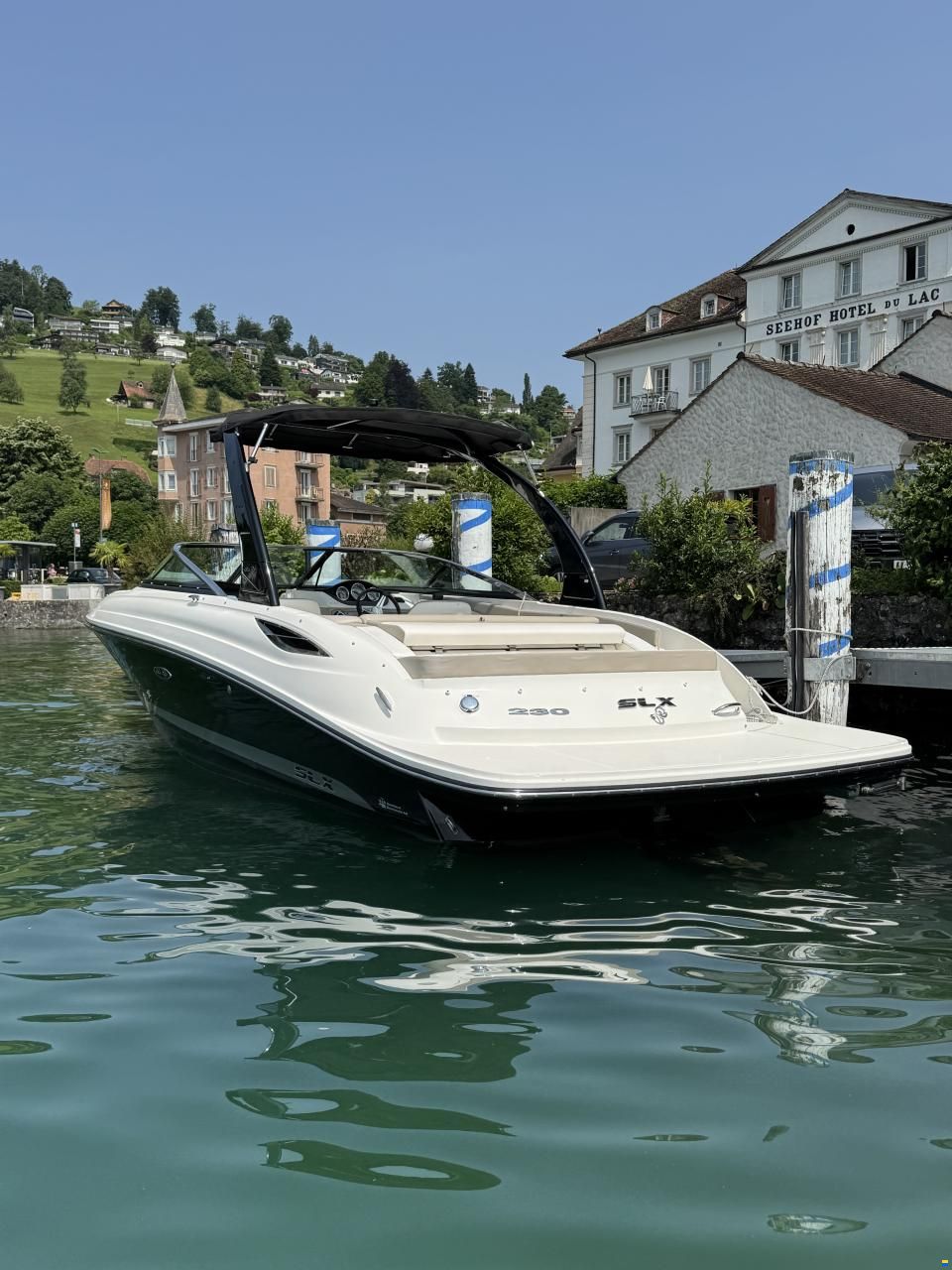 Sea Ray 230 SLX