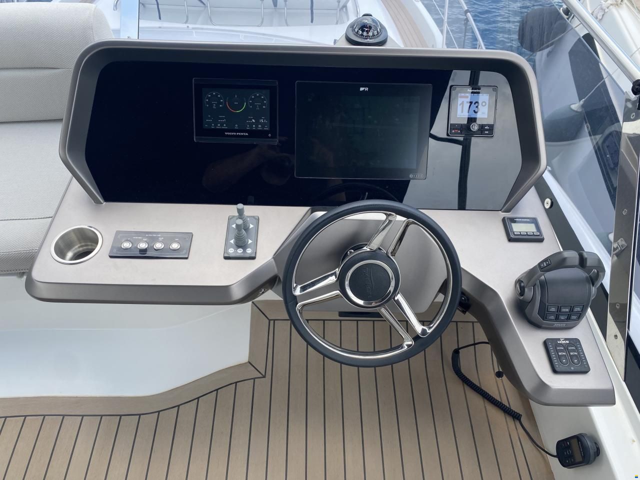 Galeon 440 Fly