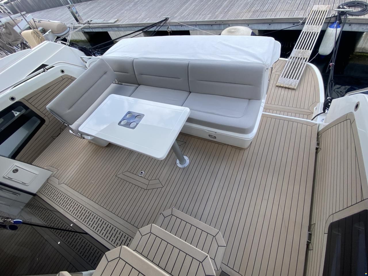 Galeon 440 Fly