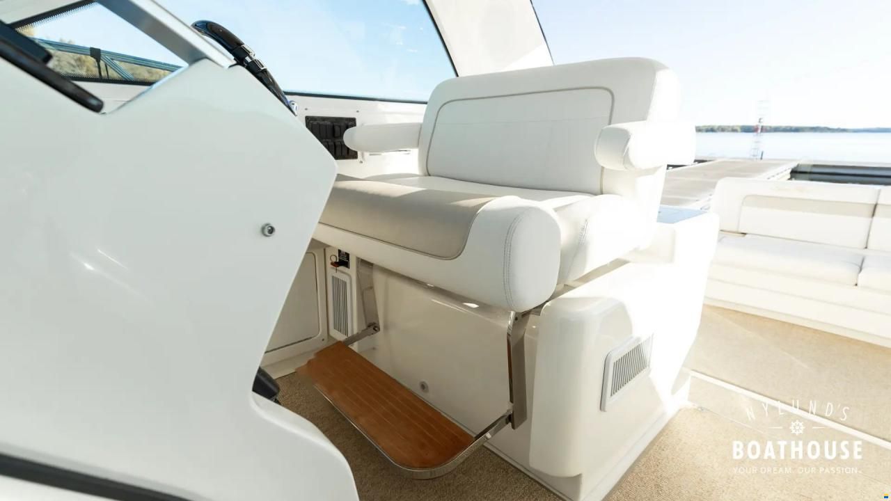 Sea Ray 450 Sundancer