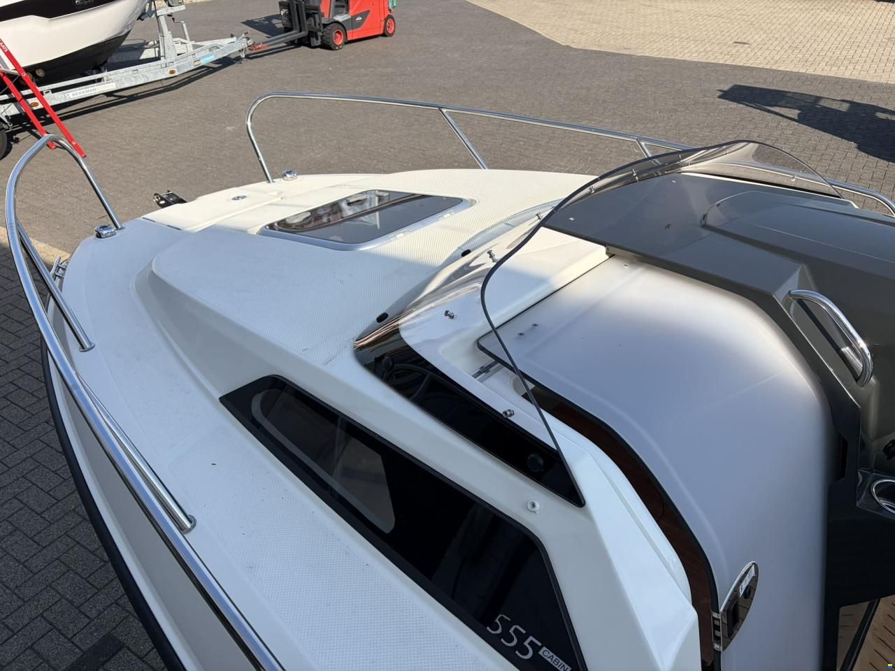 Quicksilver 555 Cabin