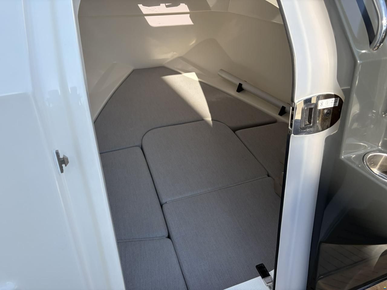 Quicksilver 555 Cabin