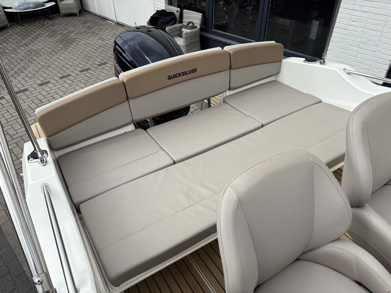 Quicksilver 555 Cabin