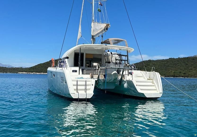 Lagoon 39