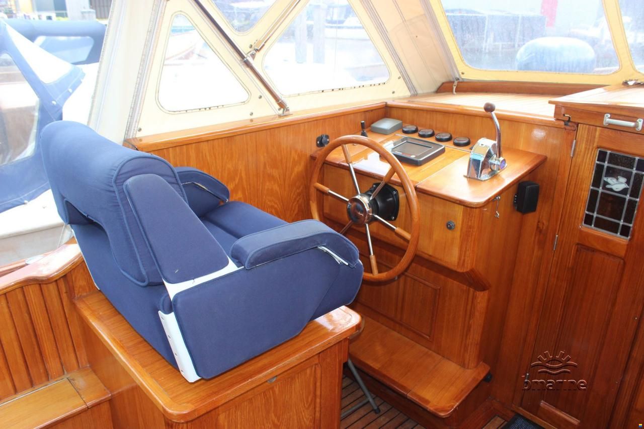 S&uacute;dsee 9.40 cabin