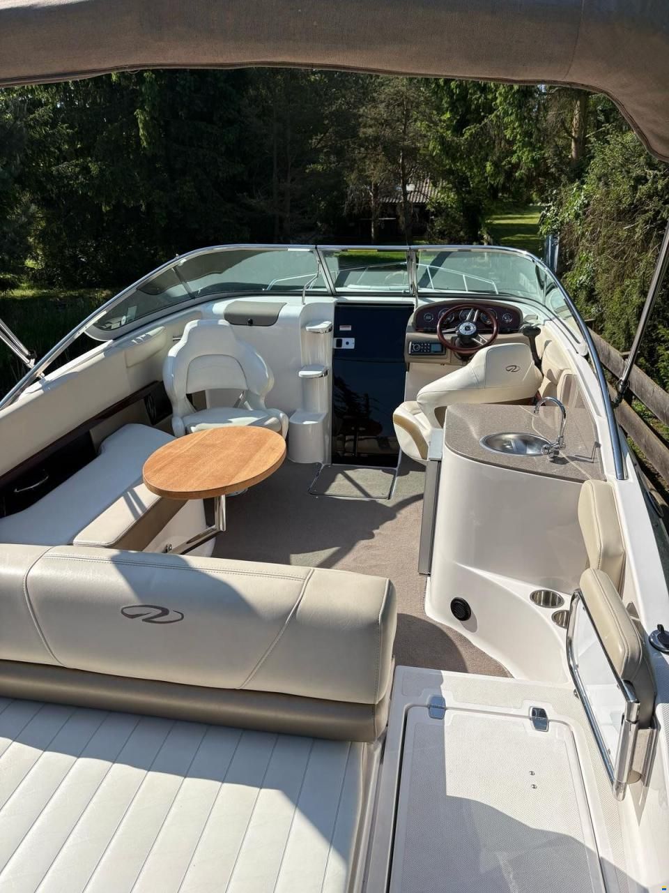 Regal 2550 CUDDY