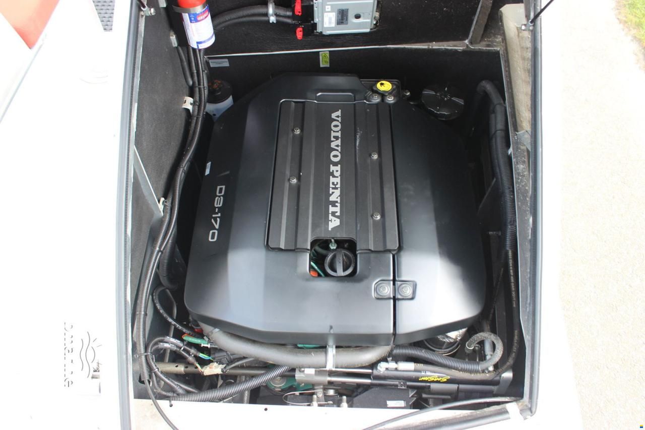 Isabella Yachts ST850
