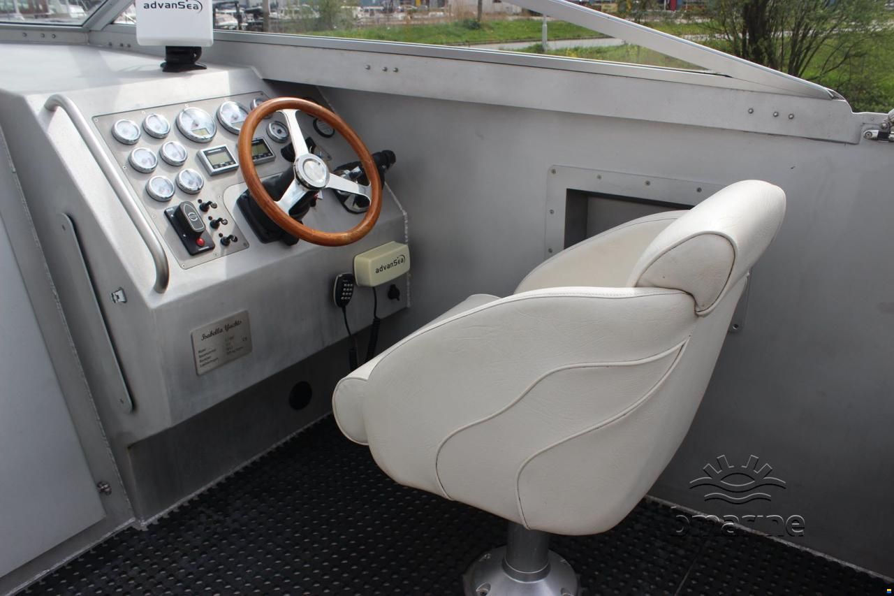 Isabella Yachts ST850