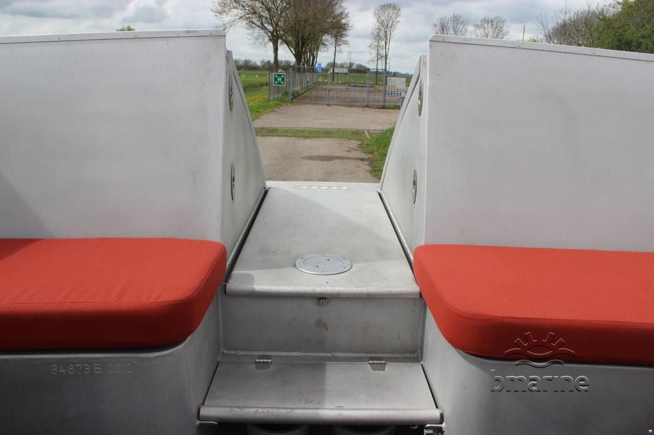 Isabella Yachts ST850
