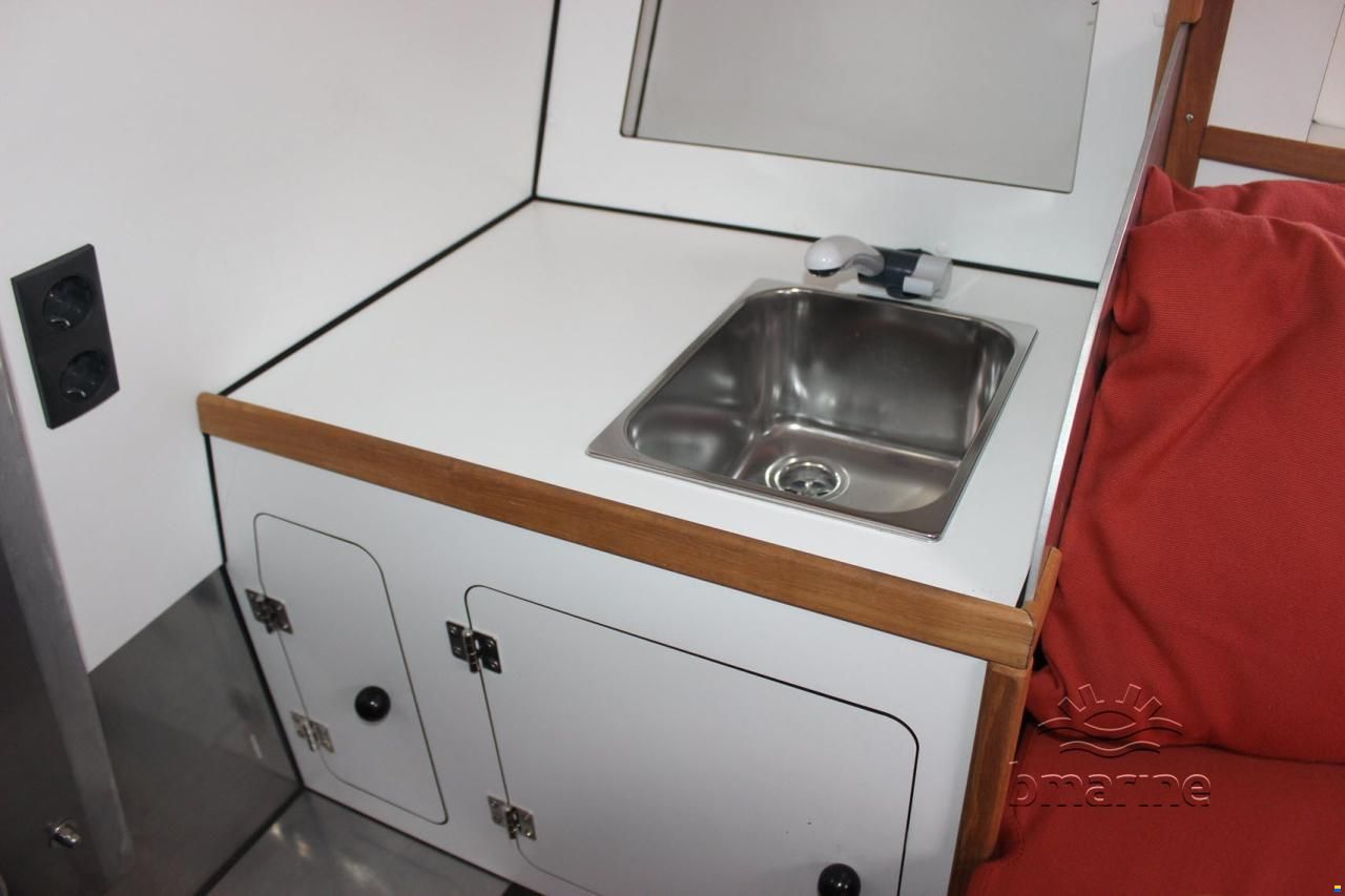 Isabella Yachts ST850