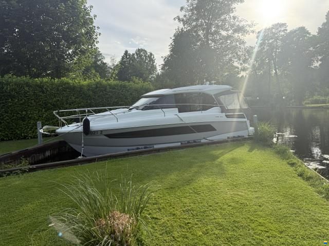 Jeanneau NC 33