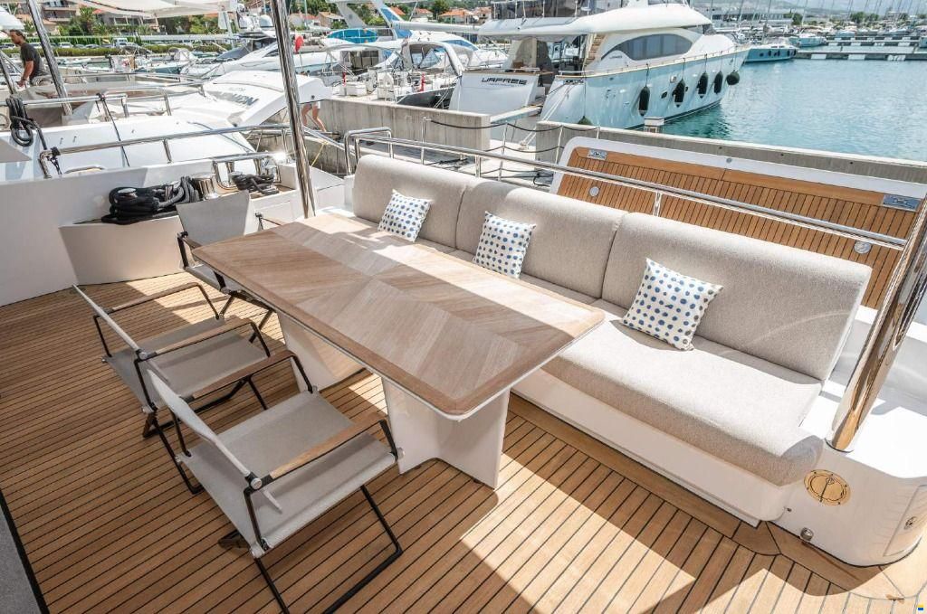 Benetti DELFINO 95