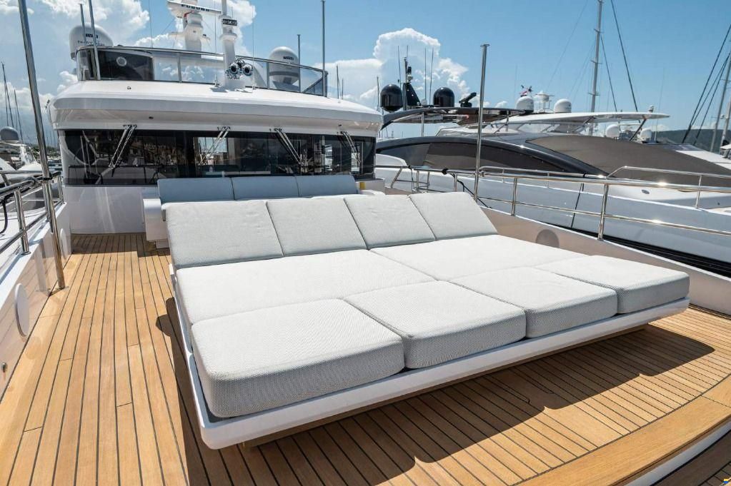 Benetti DELFINO 95