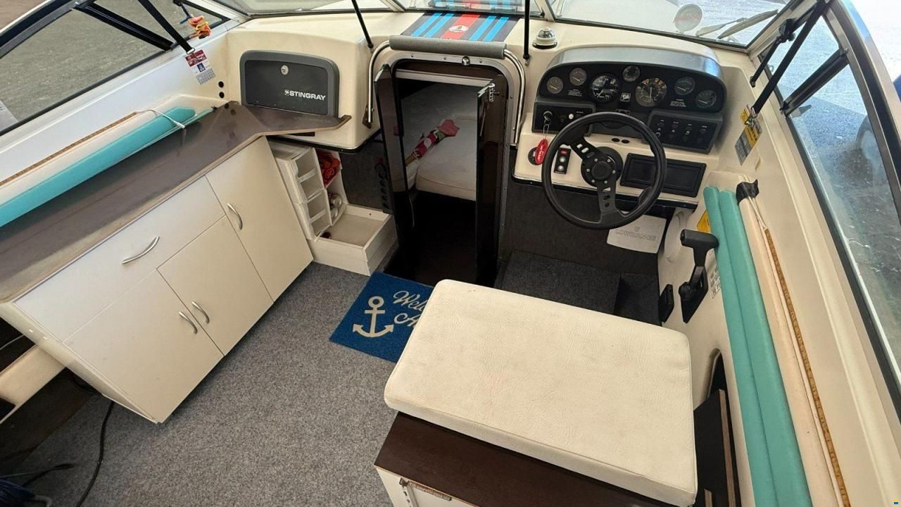 Stingray 657 ZP - VOLVO PENTA V6 DUOPROP