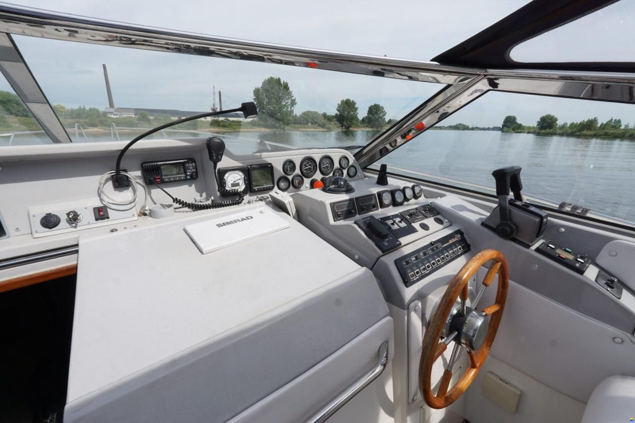 Sealine 328 Sport Bridge