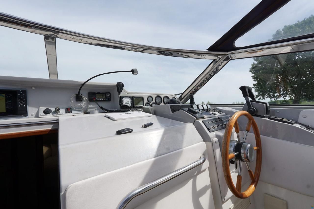 Sealine 328 Sport Bridge
