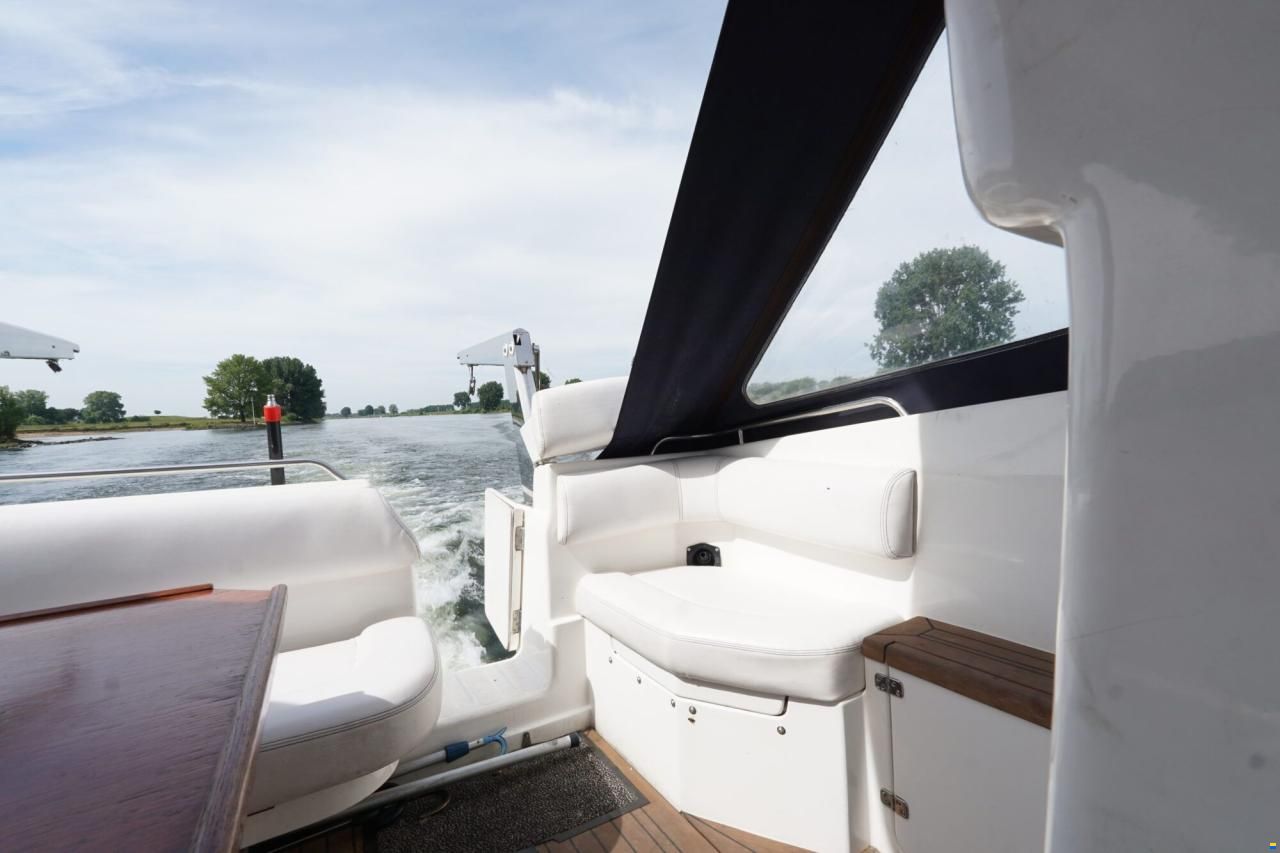 Sealine 328 Sport Bridge