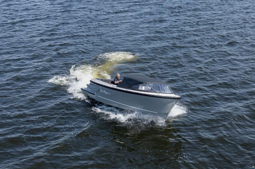 Oud Huijzer 740 TENDER met afsluitbare Cabine voor b