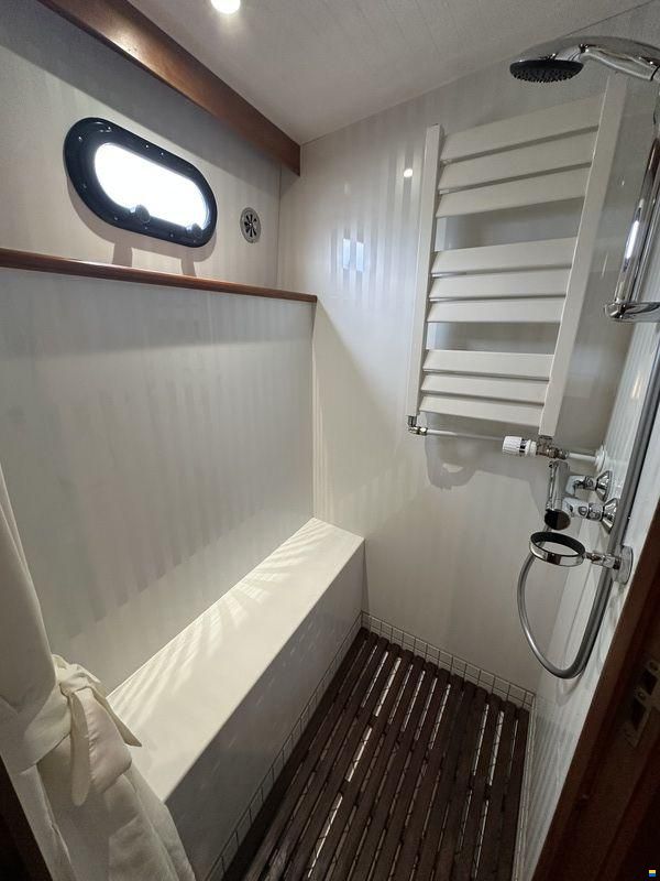 Linssen Grand Sturdy 430 AC