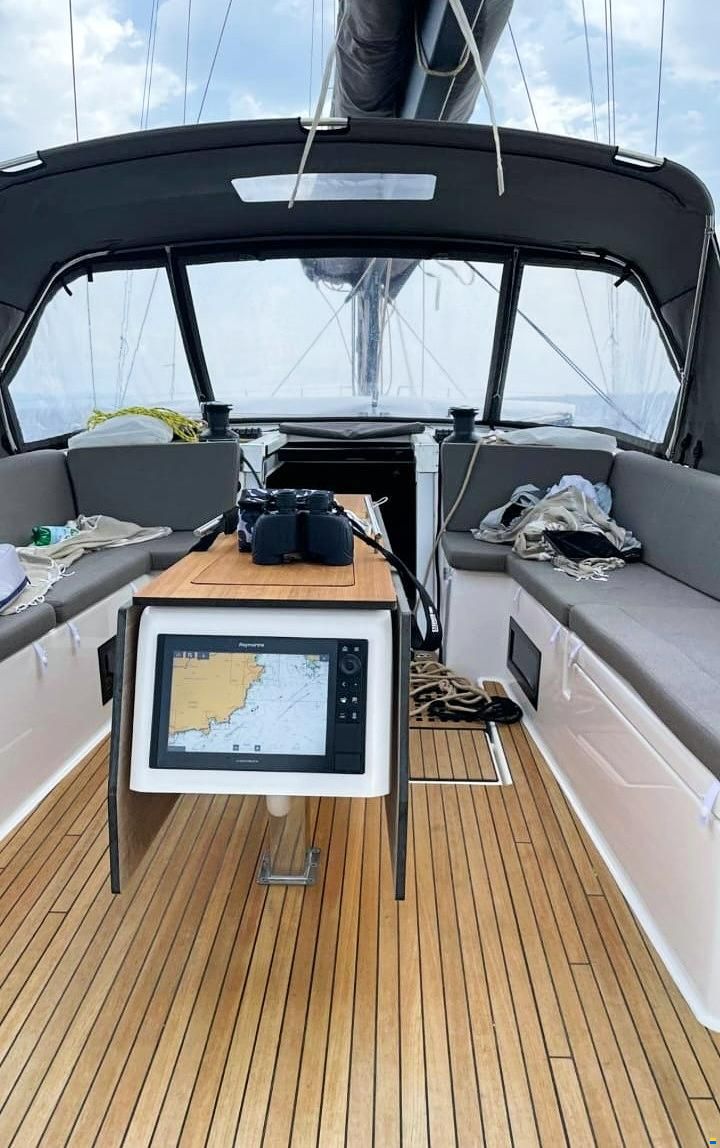 Dufour 530