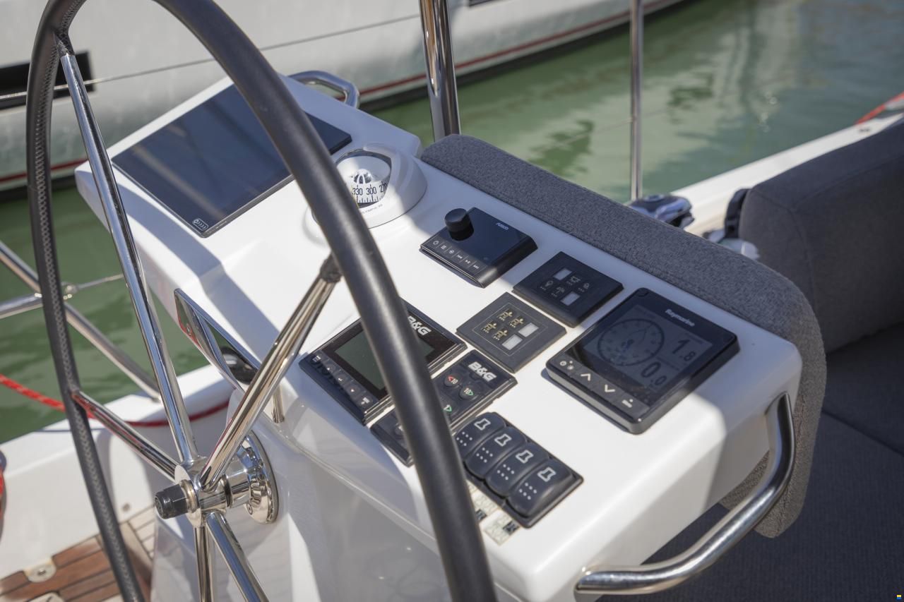 Jeanneau Yacht 60