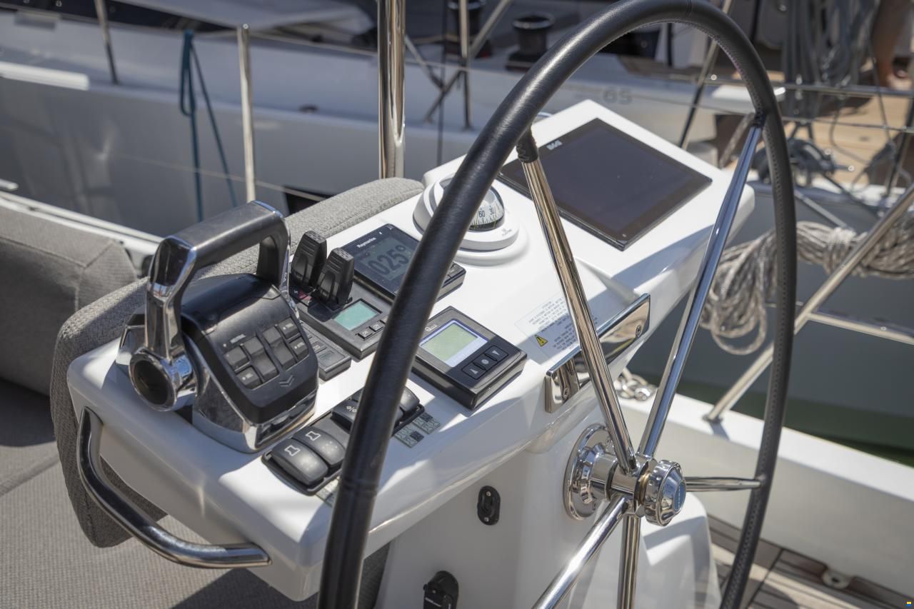 Jeanneau Yacht 60