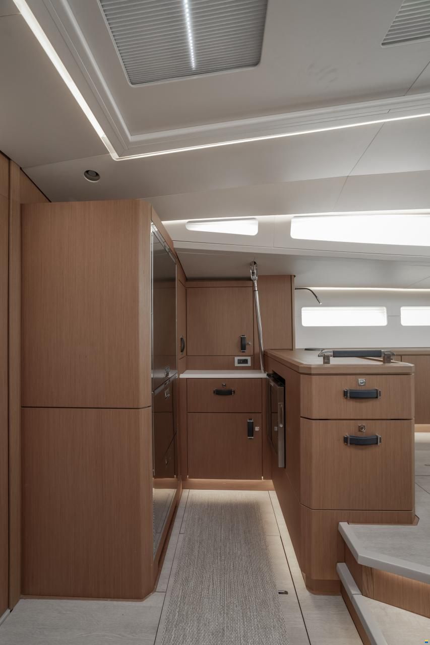 Jeanneau Yacht 60