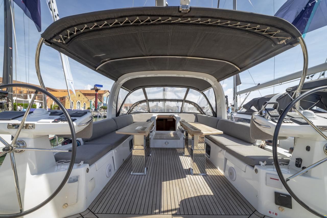 Jeanneau Yacht 60