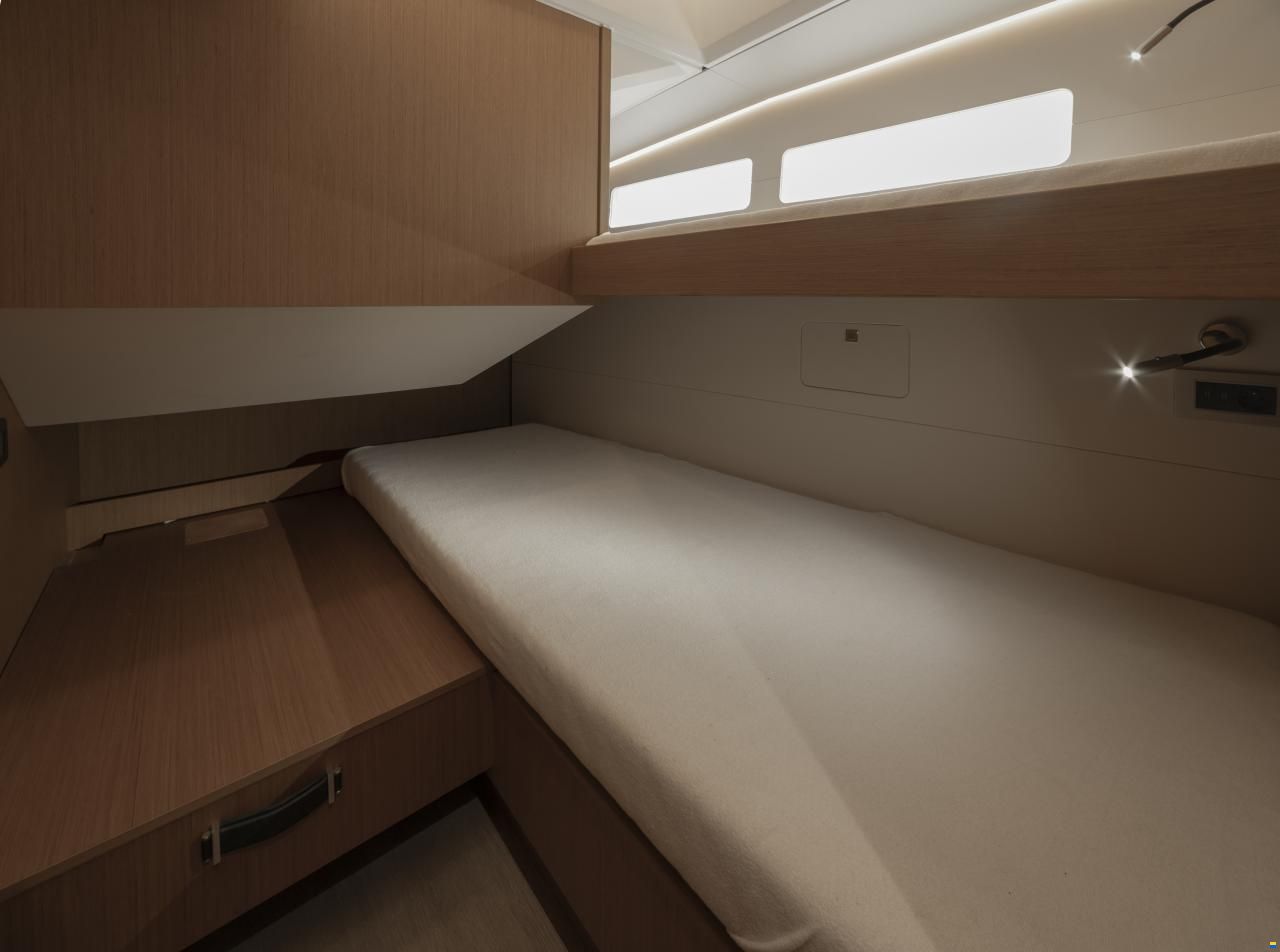 Jeanneau Yacht 60